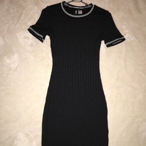 Black ribbed dress